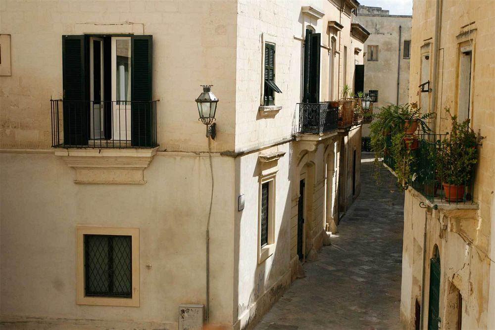 Sacre Bleu Apartments Лечче Экстерьер фото