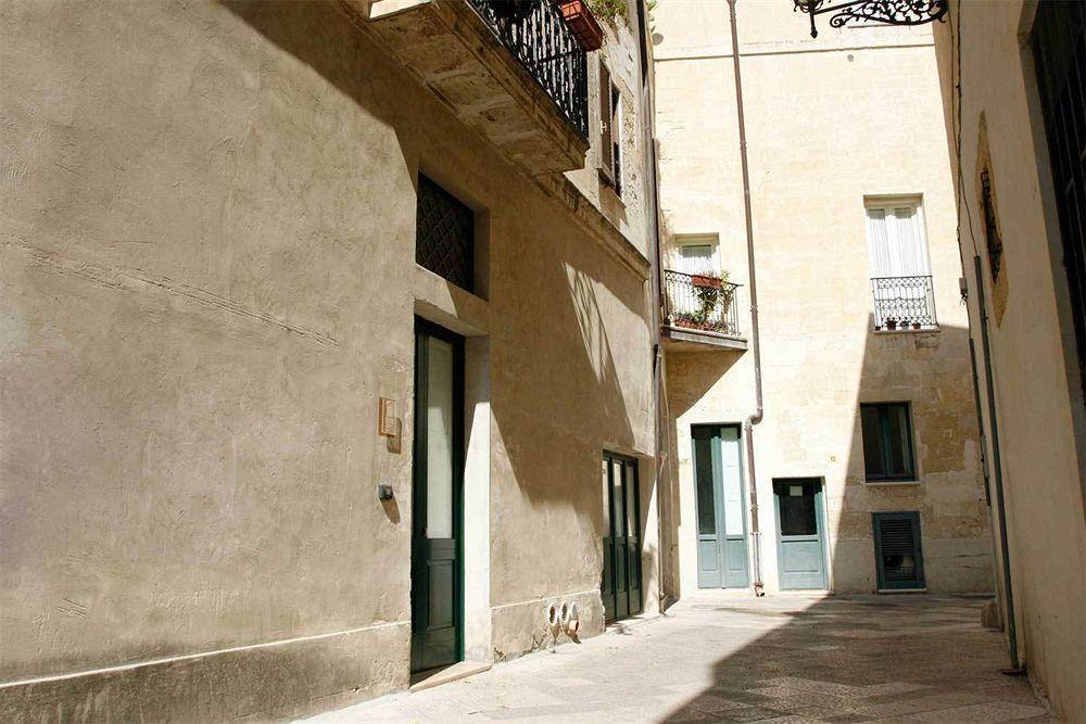 Sacre Bleu Apartments Лечче Экстерьер фото
